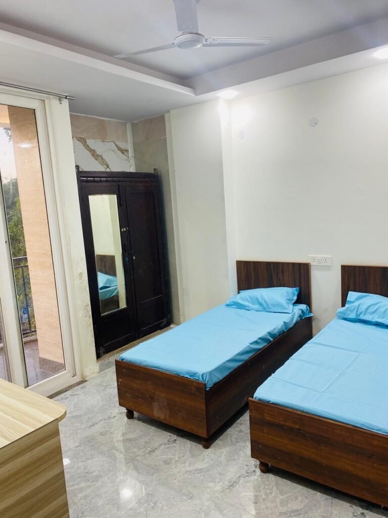 raghuveer girls pg near dams delhi coaching