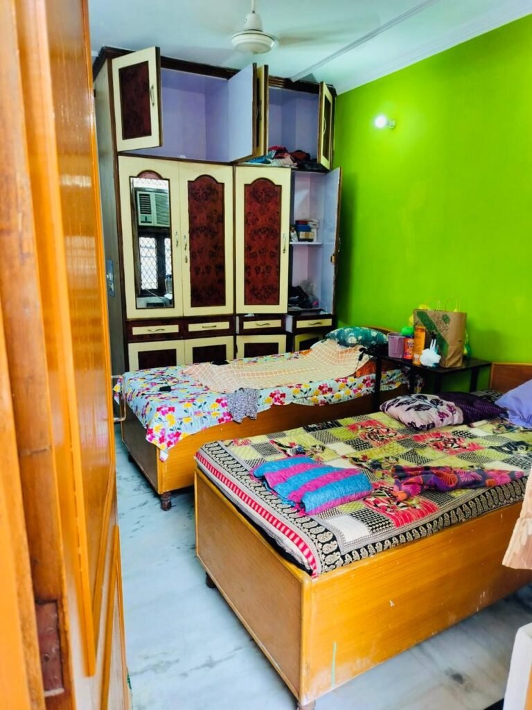 gulmohar girls pg near nift college